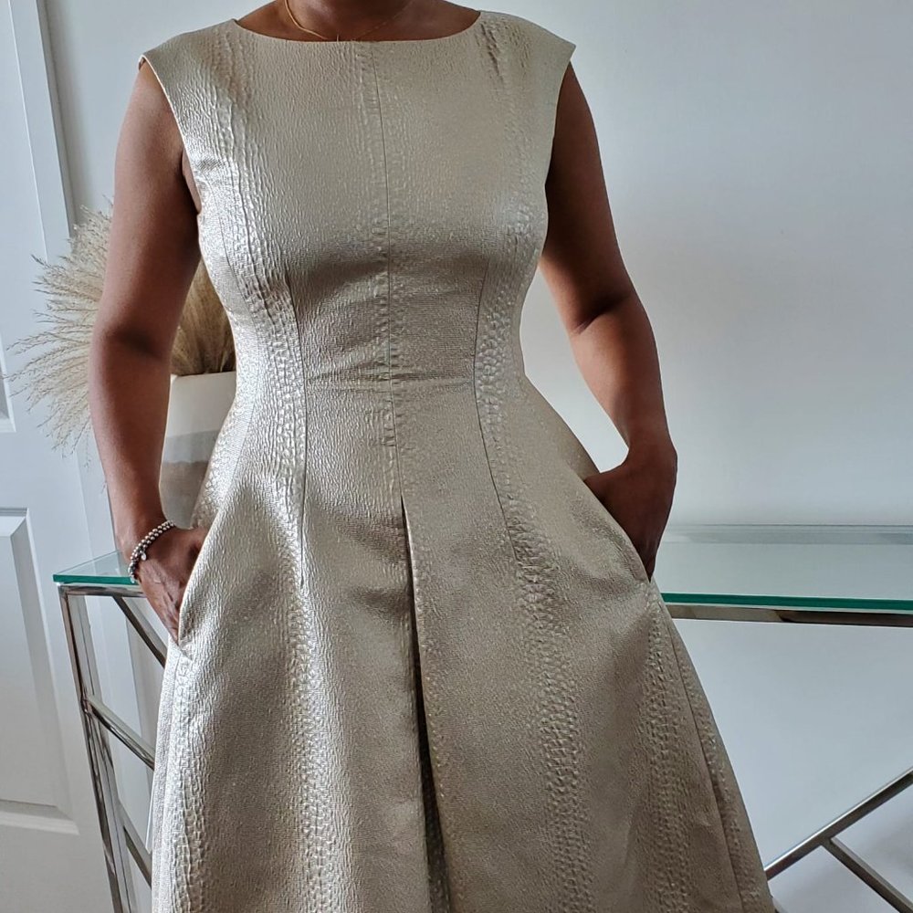Anne Klein champaign coloured brocade cocktail dress in US size 4